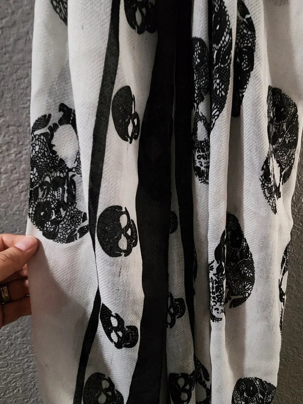 Black and White Skull Print Scarf - Unbranded
